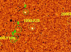 Asteroid 1999JU3 (in the yellow circle in the center of the image), imaged by the infrared astronomical satellite AKARI 