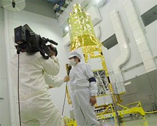 ASTRO-H Satellite Shown to the Public