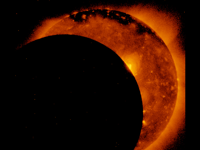 Great American Eclipse on 21 August 2017: public release of images and videos taken by the "Hinode" satellite