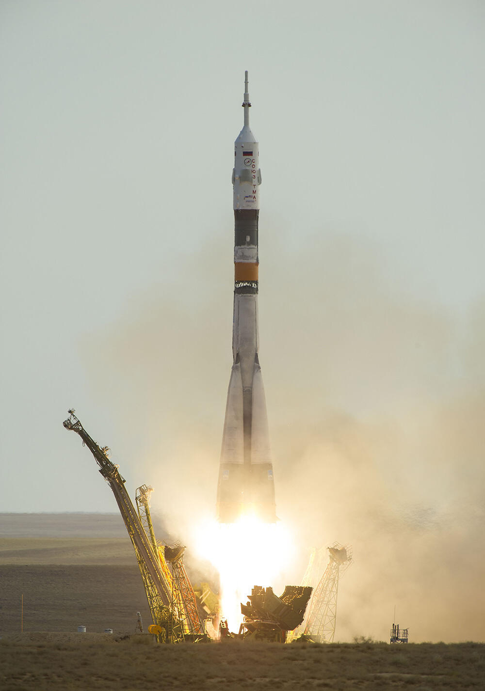 Soyuz launched to fly HOSHIDE into space