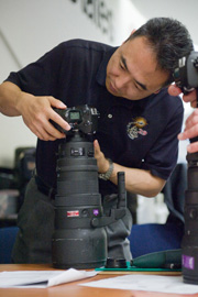 Training to take photos of the vehicle body at the time of Space Shuttle’s docking.