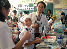 Making original space food at Space Kitchen Kagoshima