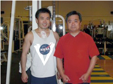 Dr. Hiroshi Ohshima at Astronaut Koichi Waikato’s post-flight rehabilitation (Courtesy: JAXA)