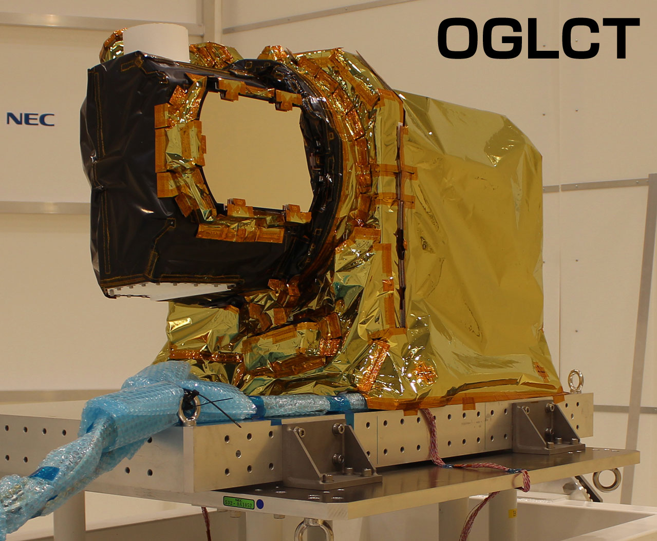 OGLCT: Laser-communication terminal aboard the GEO (Geostationary) satellite (Optical inter-satellite communication instrument for GEO satellite)