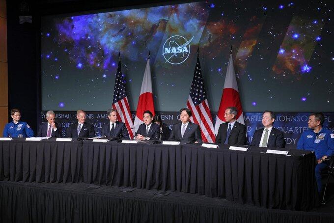  The Signing Ceremony of the Framework Agreement between Japan and the United States of America for Cooperation in the Exploration and Use of Outer Space